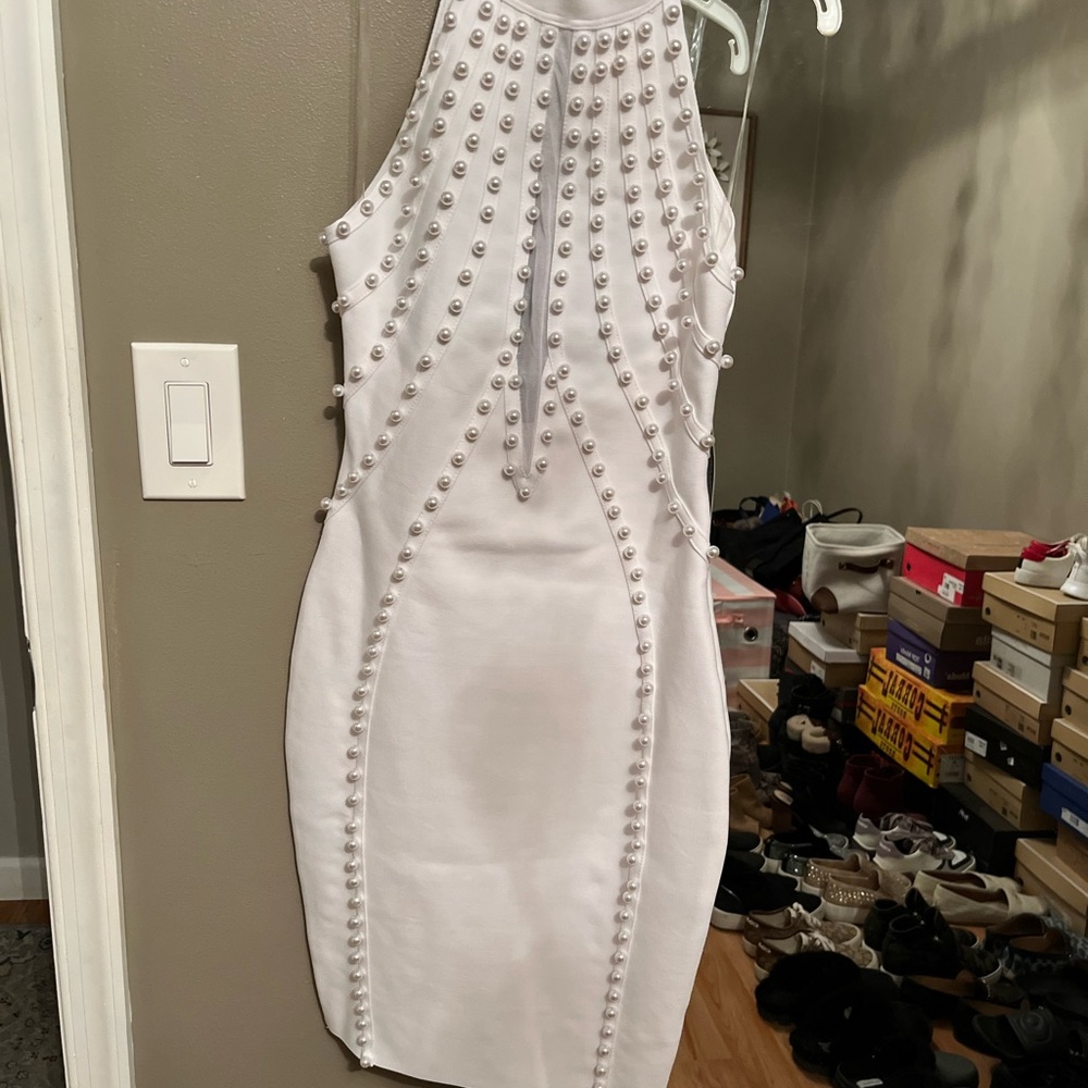 Open back White pearl dress - Picture 3 of 7